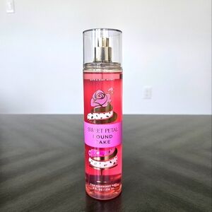 Sweet Petal Ppund Cake